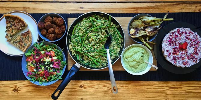 Vegan Essen auf Tisch