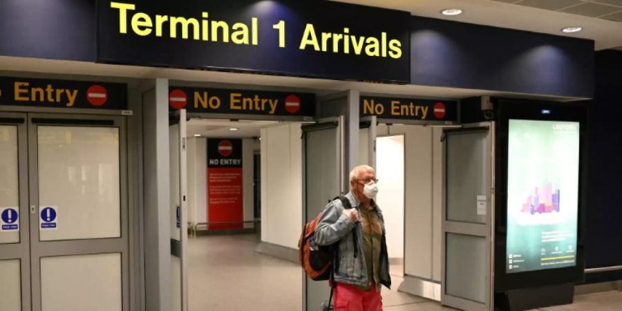 Ankömmling im Flughafen von Manchester.