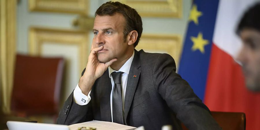 Emmanuel Macron wirft der Türkei ein «gefährliches Spiel» vor. Foto: Eliot Blondet/ABACA Pool/AP/dpa