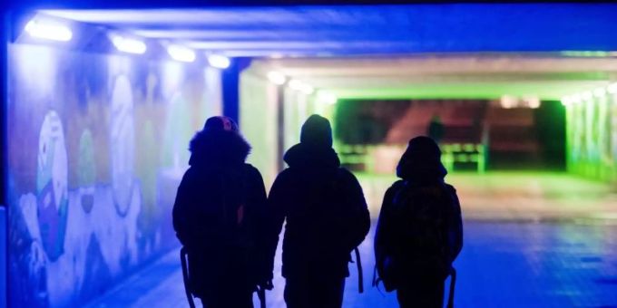 Für den Bericht wurden die Gesundheit und das Sozialverhalten von elf- bis 15-jährigen Schulkindern aus 45 Ländern untersucht. Foto: Julian Stratenschulte/dpa Für den Bericht wurden die Gesundheit und das Sozialverhalten von elf- bis 15-jährigen Schulkindern aus 45 Ländern untersucht. Foto: Julian Stratenschulte/dpa
