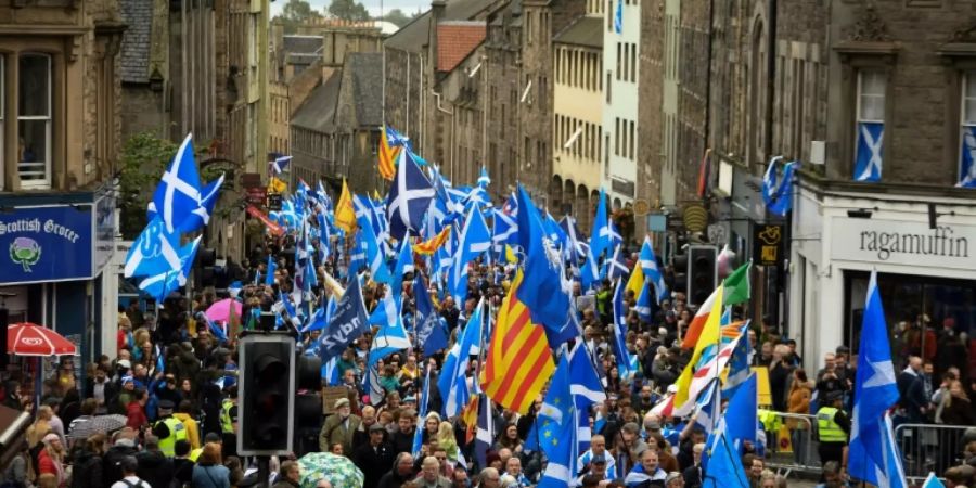 Demonstranten in Edinburgh