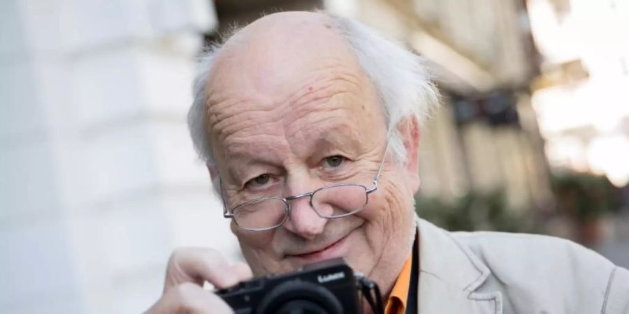 Fotograf Günter Zint hat das Sankt Pauli Museum gegründet. Foto: Christian Charisius/dpa