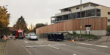 Verkehrsunfall mit vier beteiligten Personenwagen