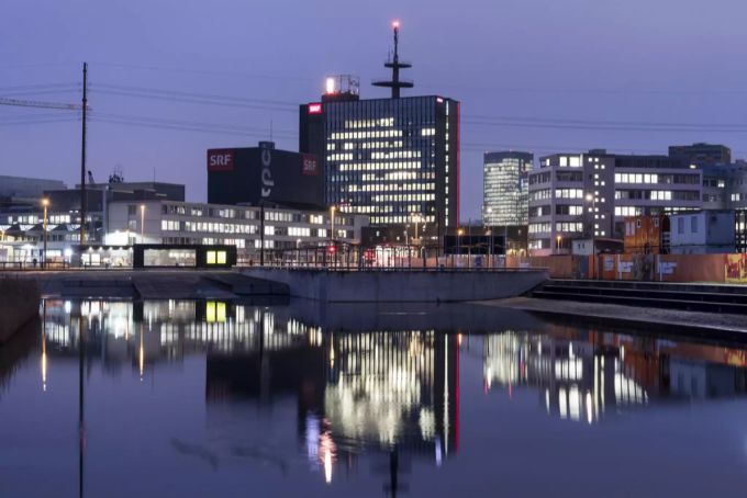 Die Räumlichkeiten des Schweizer Radio und Fernsehen in Zürich. schweizer radio und fernsehen