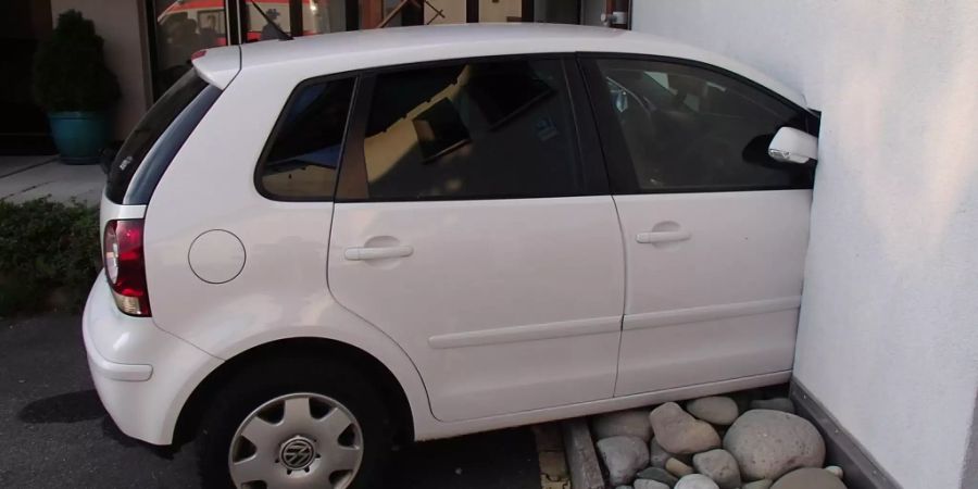 Auto in Wand