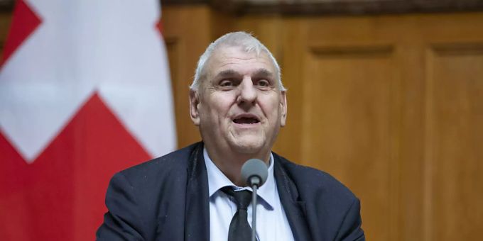 Er ist der erste Grüne Parlamentarier Europas: der Waadtländer Nationalrat Daniel Brélaz. Sein Markenzeichen ist die Katzen-Krawatte. (Archivbild) Daniel Brélaz