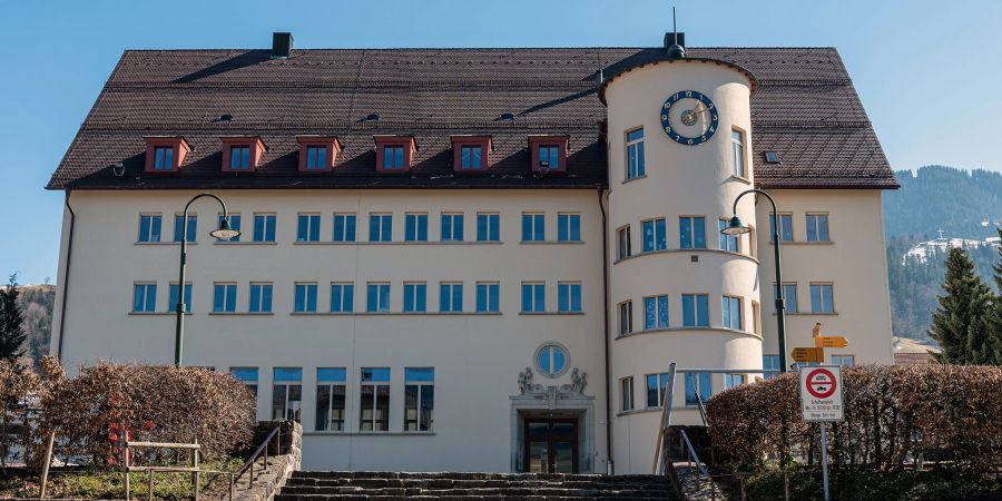Das Schulhaus Dorf in Schüpfheim.