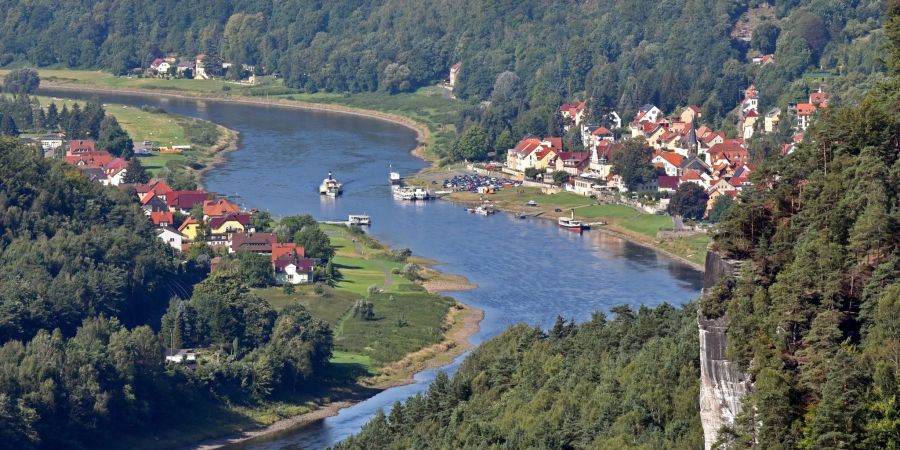 Die Lage im Waldbrandgebiet der Sächsischen Schweiz entspannt sich weiter. Aktuell gibt es nur geringe Einschränkungen für Urlauber.
