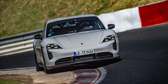 Nürburgring Porsche Taican Turbo S Performance-Kit