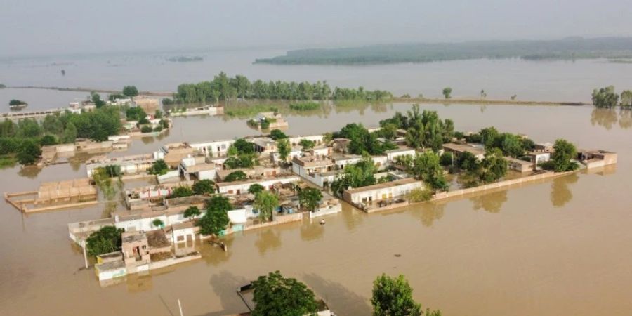 Drei Flüsse in Charsadda sind über die Ufer getreten