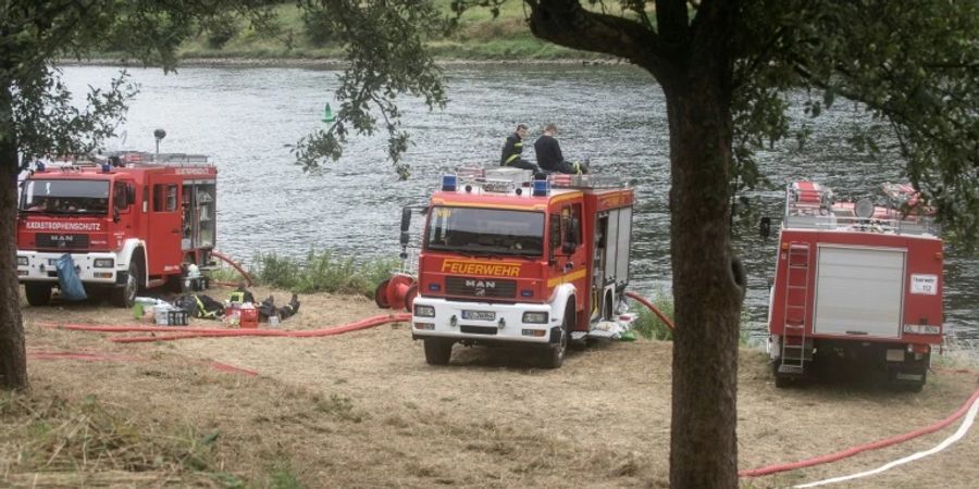 Feuerwehrleute bei der Brandbekämpfung