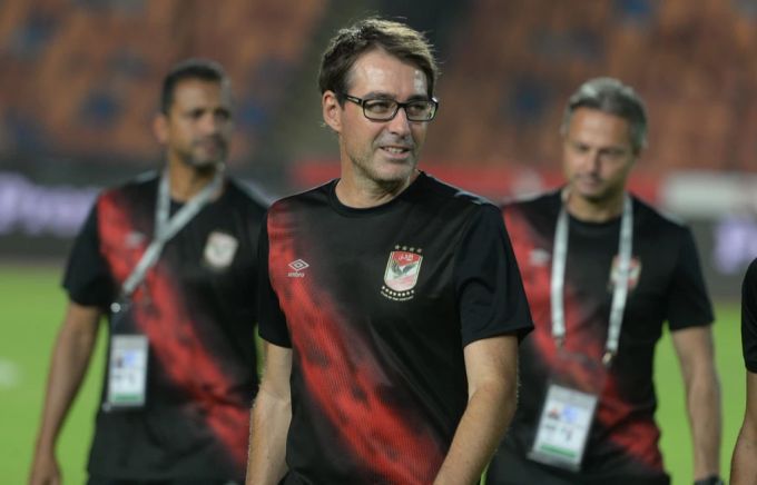 René Weiler war über ein Jahr lang Trainer bei Al Ahly. Ob bald Marcel Koller nach Kairo geht? René Weiler Marcel Koller