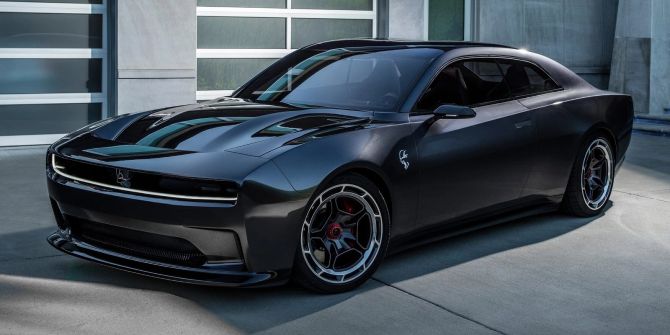 Dodge Charger Daytona SRT