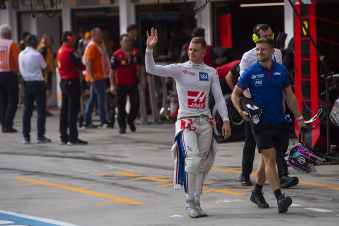 Mick Schumacher (l). am 30. Juli 2022 in Ungarn am Grand Prix. mick schumacher