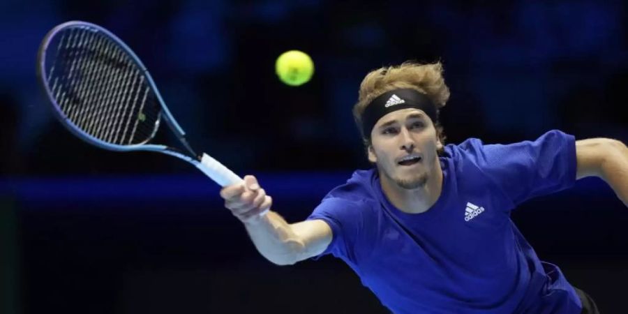 Trifft bei den ATP-Finals als nächstes auf US-Open-Champion Daniil Medwedew: Alexander Zverev in Aktion. Foto: Luca Bruno/AP/dpa