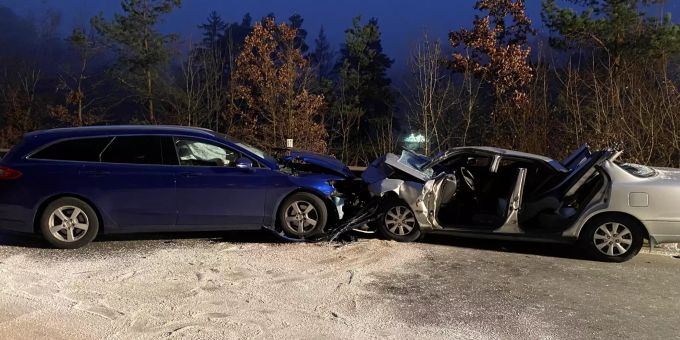 Nach aktuellem Erkenntnisstand wurden zwei Personen verletzt. Schaffhauser Polizei