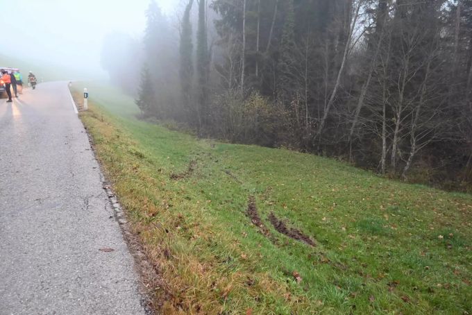 Die alkholisierte Fahrerin blieb beim Selbstunfall unverletzt. Sie war auf dem Weg nach Bütschwil. Bütschwil