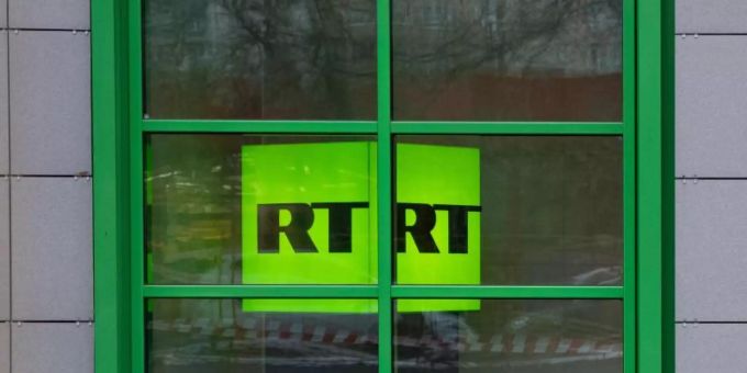 RT steht im Westen immer wieder als Propagandainstrument des Kremls in der Kritik. Foto: Pavel Golovkin/AP/dpa RT steht im Westen immer wieder als Propagandainstrument des Kremls in der Kritik. Foto: Pavel Golovkin/AP/dpa