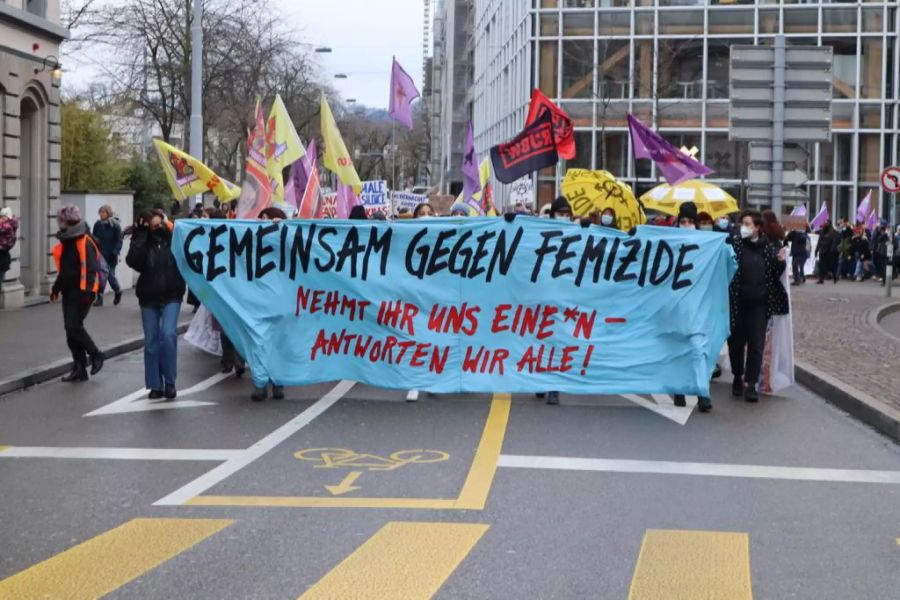 Der Demonstrationszug gegen Femizide, 11. Dezember 2021.