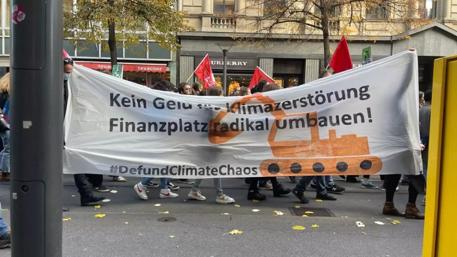 Die Demonstranten zogen durch die Bahnhofstrasse.