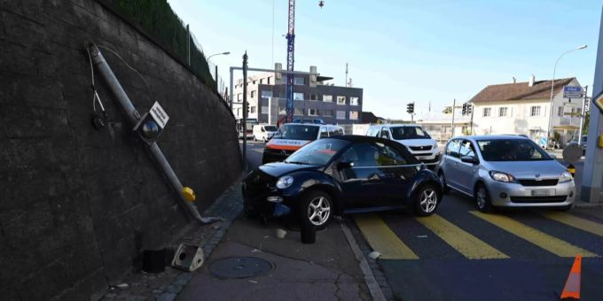 Es entstand Sachschaden von mehreren Tausend Franken. Unfall