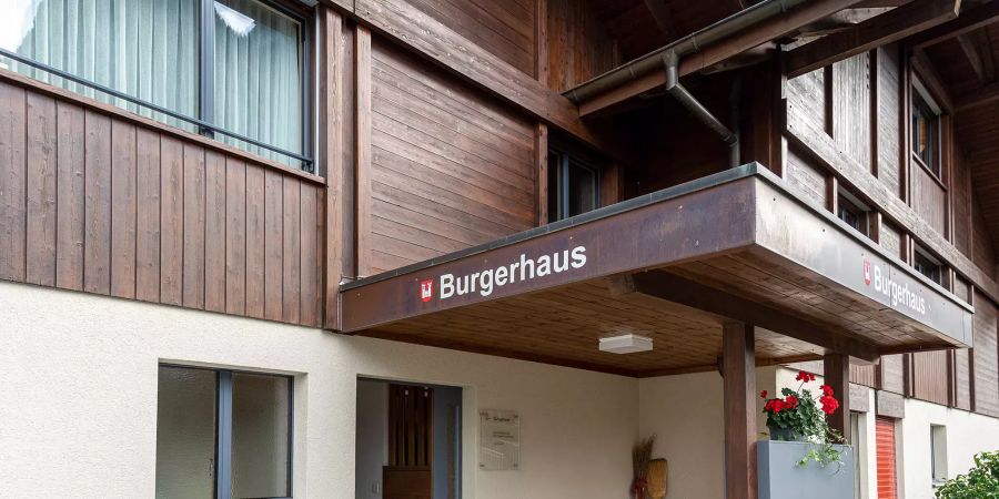 Das Burgerhaus neben der Gemeindeverwaltung in Wimmis.