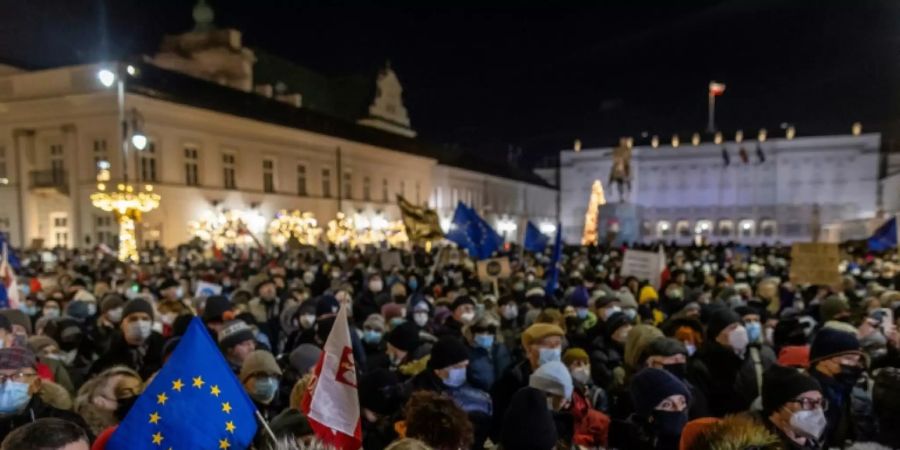 Demonstranten in Warschau