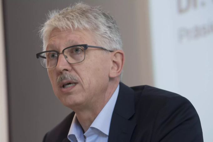 Dr. med. Philippe Luchsinger, Präsident Haus- und Kinderärzte Schweiz mfe. Philippe Luchsinger Kinderärzte