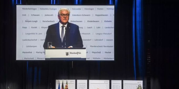 Frank-Walter Steinmeier beim Staatsakt am Nürburgring Frank-Walter Steinmeier beim Staatsakt am Nürburgring
