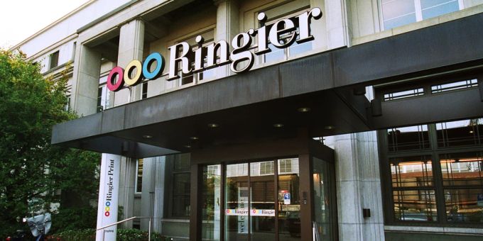 Der Eingang des Ringier Druckzentrum Zofingen, am 8. Oktober 2002. (Archivbild) Ringier Zofingen