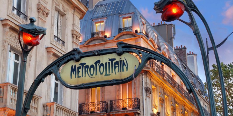 Berühmt für Paris: Die Metro.