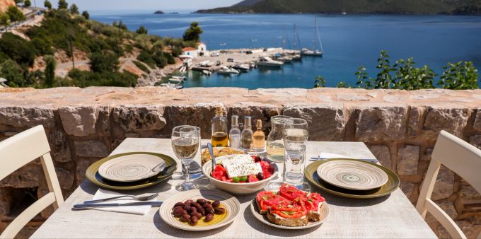 Geniessen Sie auf der TUI Musement Food- und Wine-Tour authentisches griechisches Essen. TUI