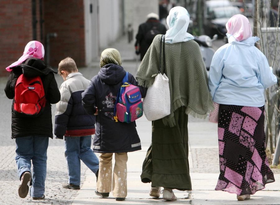 Die Sozialleistung nehme insbesondere Menschen im Niedriglohnbereich den Anreiz zum Arbeiten. (Symbolbild)