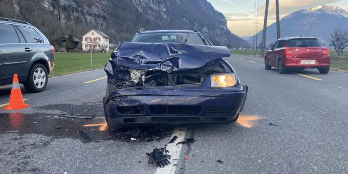 Verkehrsunfall in Netstal. Netstal Unfall