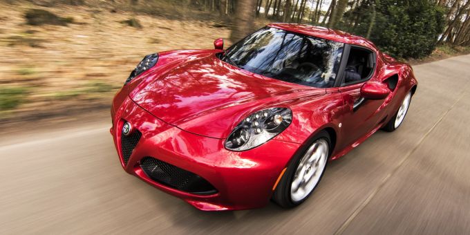 Der Betrüger hat zahlreiche Luxus-Autos verkauft, die ihm nicht gehörten. Luxus-Auto