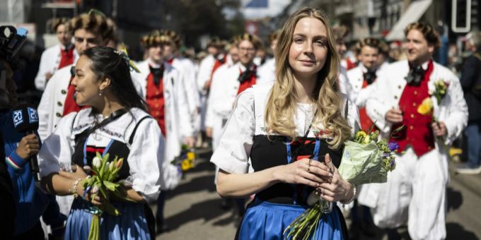 Bei dem Sechseläuten-Umzug zeigten sich bei der Zunft zur Meisen am 17. April 2023 in Zürich erstmals Frauen. (Archivbild) frauen zunft drei könige