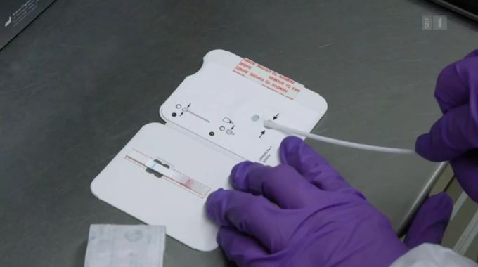 Die Schnelltests für das Coronavirus funktionieren ähnlich wie Schwangerschaftstests. Coronavirus Schnelltest