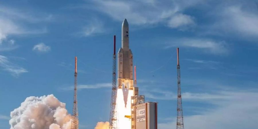 Die europäische Trägerrakete Ariane 5 soll Mitte August starten. Foto: ---/ESA/ZUMA Wire/dpa/Archivbild