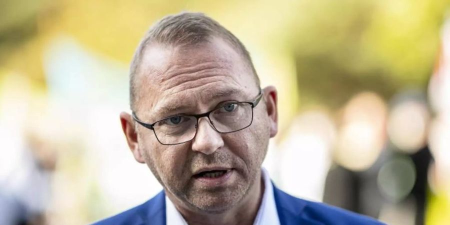 «Ohne ein Angebot am heutigen Tage, was die Möglichkeit für einen Abschluss bietet, bleibt uns nichts anderes übrig, als die Beschäftigten bei Bund und Kommunen zu Arbeitskampfmassnahmen aufzurufen», sagt Verdi-Chef Frank Werneke. Foto: Fabian Sommer/dpa