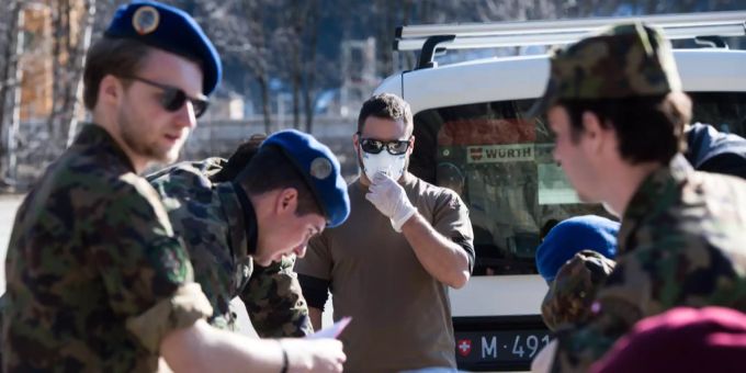 In der ersten Welle der Coronavirus-Pandemie waren die Soldaten bereits für die Spitäler im Einsatz. Coronavirus Armee