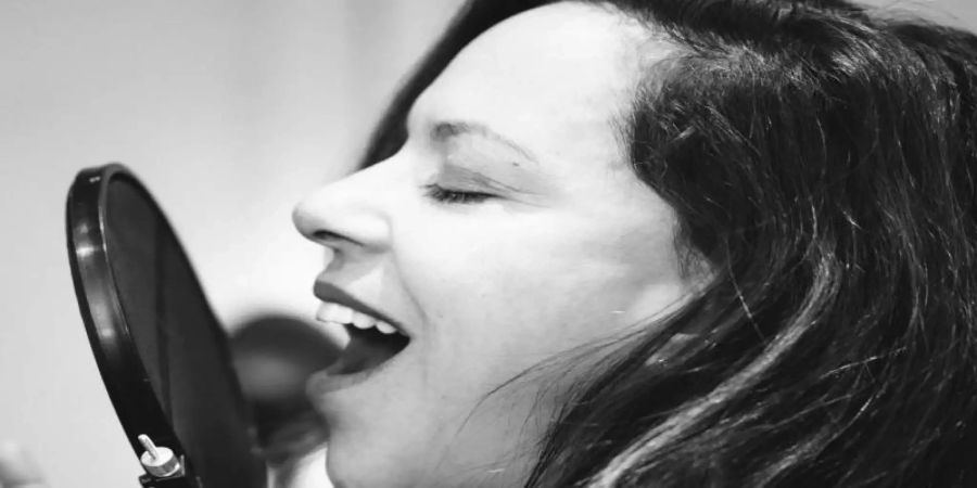 Unendlich sanfte Stimme: Bebel Gilberto. Foto: Label