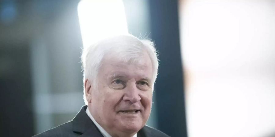 Horst Seehofer Mitte der Woche vor Beginn einer Sitzung des Bundeskabinetts im Kanzleramt. Foto: Christoph Soeder/dpa Pool/dpa