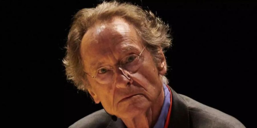 Bernhard Schlink schreibt über die Liebe – enttäuschte, verratene, zu spät erkannte. Foto: Annette Riedl/dpa