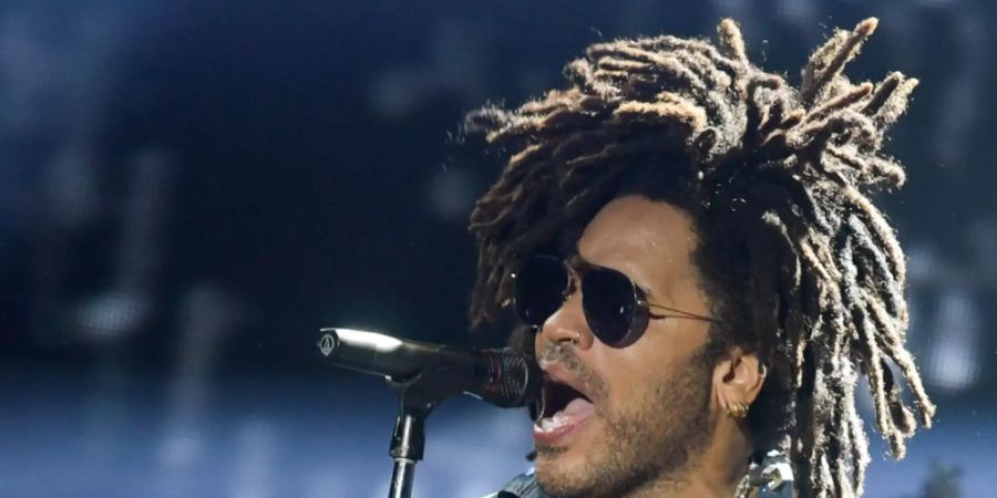 ARCHIV - Lenny Kravitz steht 2018 beim Deutschen Radiopreis auf der Bühne. Foto: Axel Heimken/dpa