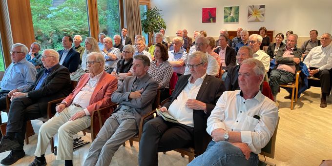 Rund 50 Interessierte kamen, um sich den Vortrag anzuhören. Vortrag