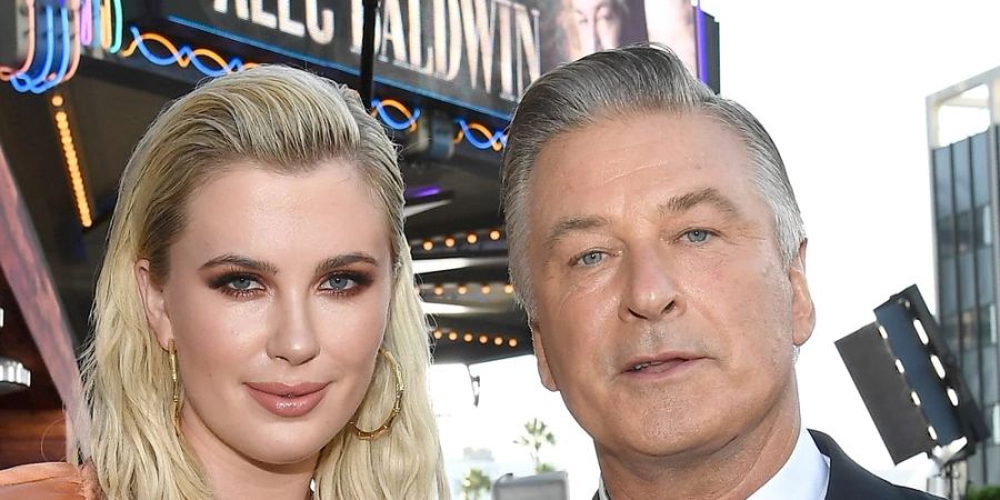 Ireland Baldwin an der Seite ihres Vaters Alec Baldwin.