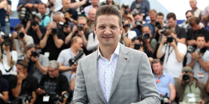 Jeremy Renner schneepflug