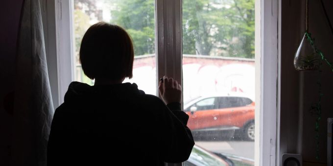 Viele Mädchen und Jungen haben seit der Pandemie mit Depressionen und Ängsten zu kämpfen. Viele Mädchen und Jungen haben seit der Pandemie mit Depressionen und Ängsten zu kämpfen.