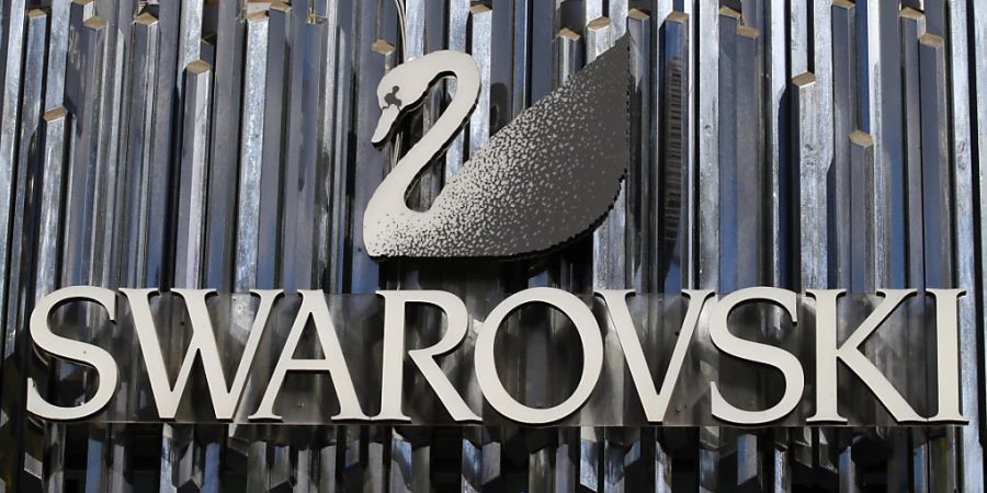 Das 1895 gegründete österreichische Unternehmen Swarovski stellt unter anderem geschliffenes Kristallglas und Strass her. (Archivbild)
