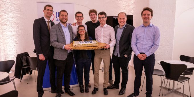 OK von links nach rechts: Fabian Grepper, Philippe Tschopp, Laura Rufer (vorne), Philipp Härri (hinten), Patrick Wehrli, Benjamin Böhler, Lukas Spirgi, Juri Wildi. Aarau